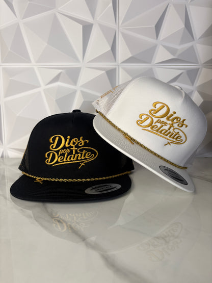 Dios Por Delante Gold Editon