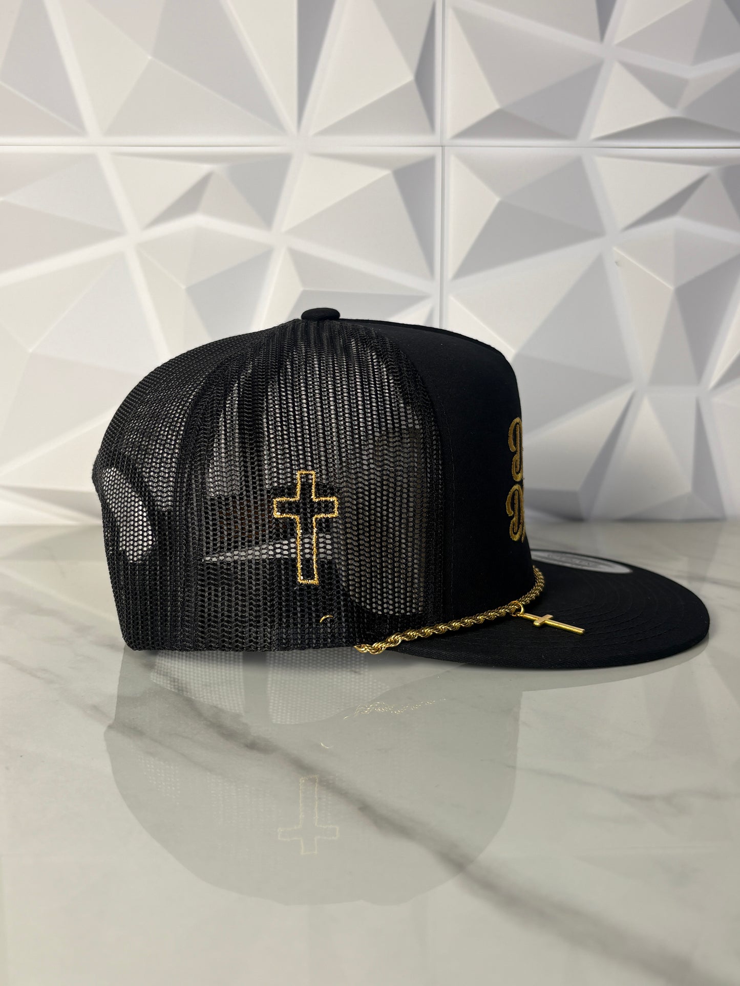 Dios Por Delante Gold Editon